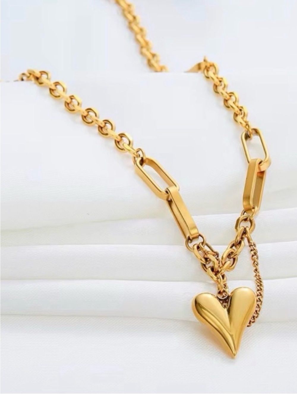 Elegant 18k Gold Plated stainless steel Heart Necklace - Picture 1 of 6